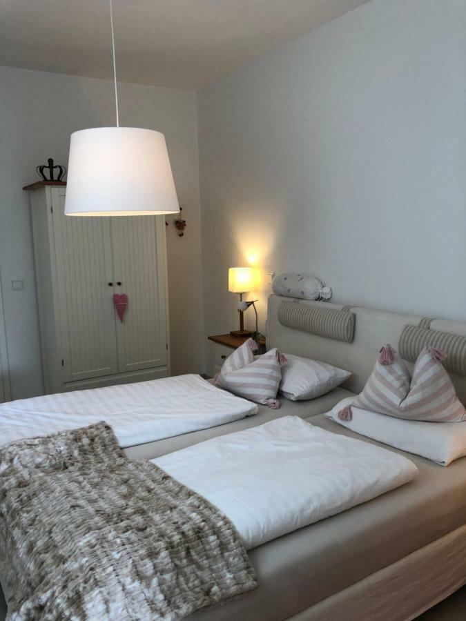 Ferienwohnung Burgenblick Mit Blick Auf Риденбург Екстериор снимка